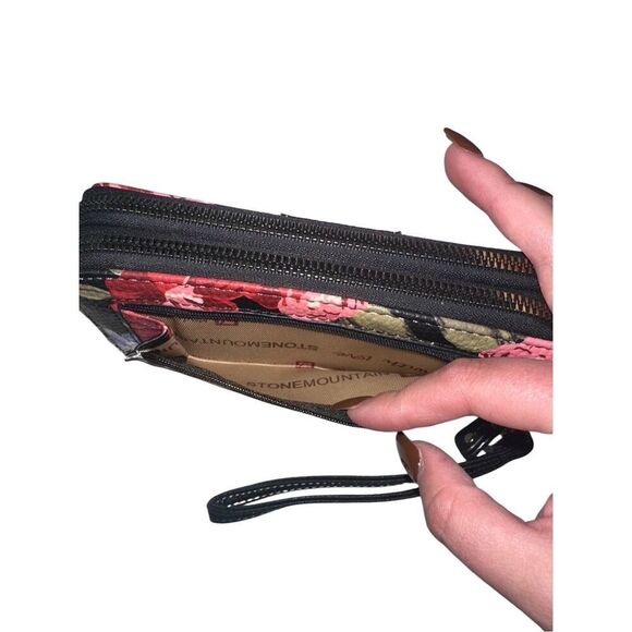 Stone Mountain Women's Rose Bloom SLG Wallet Black Floral Bonded Leather - Picture 3 of 8